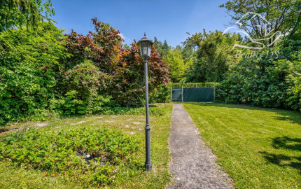 RealityDS - PREDAJ - pozemok s rekreačnou chatou priamo pri vode v Potônskych Lúkach!