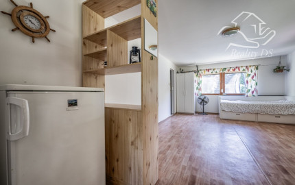 RealityDS - PREDAJ - pozemok s rekreačnou chatou priamo pri vode v Potônskych Lúkach!