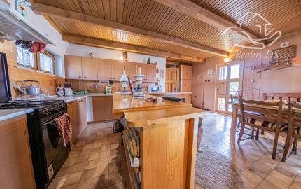 REZERVOVANÁ - RealityDS - Predaj kompletne zariadenej, podpivničenej rekreačnej chaty, prístreškom pre auto, altánkom, drevárničkou, grilom, so 6,88á pozemkom v OV, Gabčíkovo VEĽKÁ ZĽAVA !!!