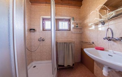 REZERVOVANÁ - RealityDS - Predaj kompletne zariadenej, podpivničenej rekreačnej chaty, prístreškom pre auto, altánkom, drevárničkou, grilom, so 6,88á pozemkom v OV, Gabčíkovo VEĽKÁ ZĽAVA !!!