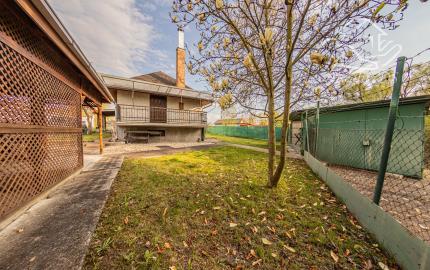 REZERVOVANÁ - RealityDS - Predaj kompletne zariadenej, podpivničenej rekreačnej chaty, prístreškom pre auto, altánkom, drevárničkou, grilom, so 6,88á pozemkom v OV, Gabčíkovo VEĽKÁ ZĽAVA !!!