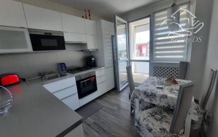 RealityDS - PRENÁJOM zrekonštruovaného 3 izb. bytu, 76 m2 + loggia + 13 m2 pivnica, Cintorínska ulica