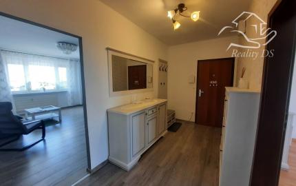 RealityDS - PRENÁJOM zrekonštruovaného 3 izb. bytu, 76 m2 + loggia + 13 m2 pivnica, Cintorínska ulica