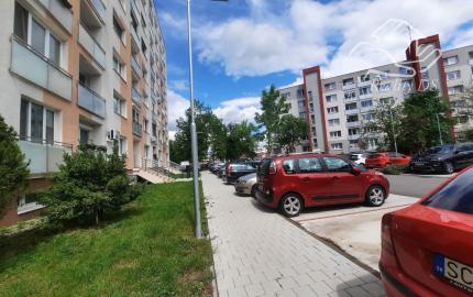 RealityDS - PRENÁJOM zrekonštruovaného 3 izb. bytu, 76 m2 + loggia + 13 m2 pivnica, Cintorínska ulica