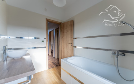 RealityDS - PREDAJ slnečného 3 izbového rodinného domu, Dolný Bar