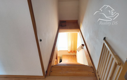 RealityDS - PREDAJ priestranného mezonetového 4 izbového bytu, Čataj