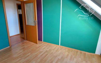 RealityDS - PREDAJ priestranného mezonetového 4 izbového bytu, Čataj