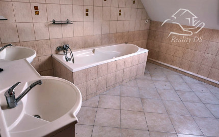RealityDS - PREDAJ priestranného mezonetového 4 izbového bytu, Čataj