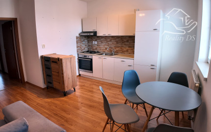 RealityDS - PRENÁJOM 3 izbového bytu s balkónom, Rohovce
