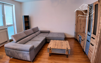 RealityDS - PRENÁJOM 3 izbového bytu s balkónom, Rohovce