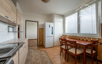 RealityDS – predaj priestranného 3 izb. bytu, 74 m2, Mestský Majer