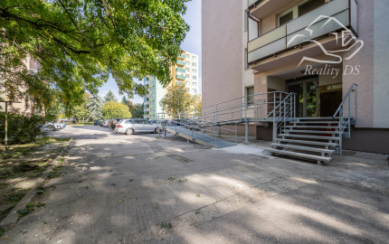 RealityDS – predaj priestranného 3 izb. bytu, 74 m2, Mestský Majer