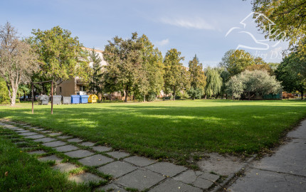 RealityDS – predaj priestranného 3 izb. bytu, 74 m2, Mestský Majer