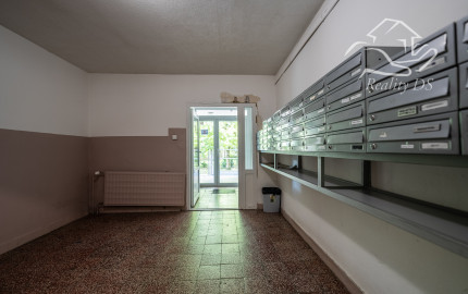 RealityDS – predaj priestranného 3 izb. bytu, 74 m2, Mestský Majer