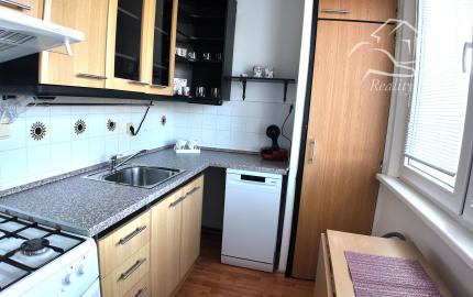 RealityDS – PREDAJ slnečného 2-izbového bytu s balkónom, Bratislava – Dúbravka