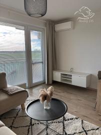 RealityDS - Prenájom 2-izb., kompletne zariadeného bytu v novostavbe,  42m2, internet +  balkón 8m2 + dve parkovacie miesta