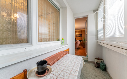 RealityDS  - Predaj kompletne zariadeného 3 izb. bytu so zasklenou loggiou,  70 m2, Hlavná ulica