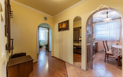 RealityDS  - Predaj kompletne zariadeného 3 izb. bytu so zasklenou loggiou,  70 m2, Hlavná ulica