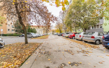 RealityDS  - Predaj kompletne zariadeného 3 izb. bytu so zasklenou loggiou,  70 m2, Hlavná ulica