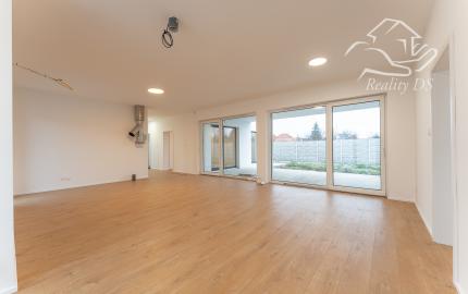 RealityDS - Predaj modernej,  nízkoenergetickej novostavby v súkromnej ulici, Veľké Blahovo