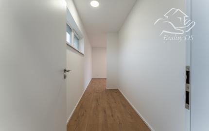 RealityDS - Predaj modernej,  nízkoenergetickej novostavby v súkromnej ulici, Veľké Blahovo