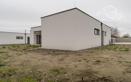 RealityDS - Predaj modernej,  nízkoenergetickej novostavby v súkromnej ulici, Veľké Blahovo