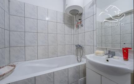 RealityDS - PREDAJ 2 izbového bytu s KRBOM - Školská, Šamorín