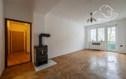 RealityDS - PREDAJ 2 izbového bytu s KRBOM - Školská, Šamorín