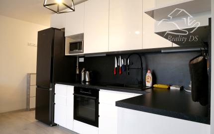 RealityDS - PRENÁJOM slnečného 2 izbového bytu v novostavbe - Košúty