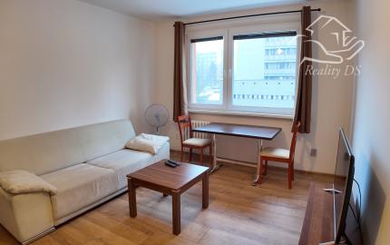 RealityDS - PREDAJ slnečného 2 izbového bytu po čiastočnej rekonštrukcií, Bratislava - Dúbravka