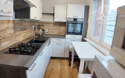 RealityDS - PREDAJ slnečného 2 izbového bytu po čiastočnej rekonštrukcií, Bratislava - Dúbravka