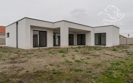 RealityDS - Predaj modernej,  nízkoenergetickej novostavby v súkromnej ulici, Veľké Blahovo