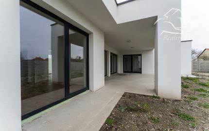 RealityDS - Predaj modernej,  nízkoenergetickej novostavby v súkromnej ulici, Veľké Blahovo