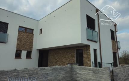 POSLEDNÝ DOSTUPNÝ 4-izbový byt so záhradkou a parkovaním | Bučuháza – Šamorín