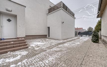 RealityDS - PREDAJ dvojgeneračného, 5 izbového domu po kompletnej rekonštrukcií, Vydrany