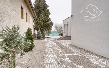 RealityDS - PREDAJ dvojgeneračného, 5 izbového domu po kompletnej rekonštrukcií, Vydrany