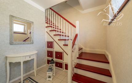 RealityDS - Nadštandardná nízkoenergetická vila v Šamoríne na PREDAJ: Moderná architektúra a špičkové technológie