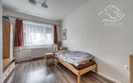 RealityDS - PREDAJ Veľkorysého 5-izbového rodinného domu po kompletnej rekonštrukcii: Váš nový domov vo Vydranoch