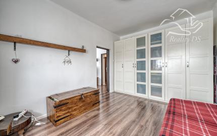 RealityDS - PREDAJ Veľkorysého 5-izbového rodinného domu po kompletnej rekonštrukcii: Váš nový domov vo Vydranoch