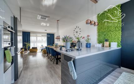 RealityDS – PREDAJ nadštandardnej 4-izbovej novostavby s bazénom a letnou kuchyňou, Orechová Potôň