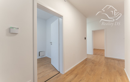 RealityDS - Predaj modernej,  nízkoenergetickej novostavby v súkromnej ulici, Veľké Blahovo