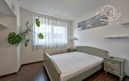RealityDS – PRENÁJOM zariadeného 2 izb. bytu + krytého garáž. státia, ul. Agátová, Dúbravka