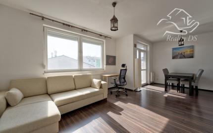 RealityDS – PRENÁJOM zariadeného 2 izb. bytu + krytého garáž. státia, ul. Agátová, Dúbravka