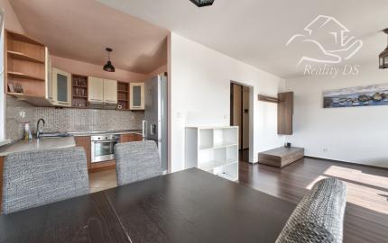 RealityDS – PRENÁJOM zariadeného 2 izb. bytu + krytého garáž. státia, ul. Agátová, Dúbravka