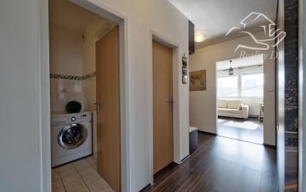 RealityDS – PRENÁJOM zariadeného 2 izb. bytu s loggiou, 57,40 m2, ul. Agátová, Dúbravka