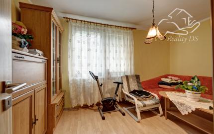 RealityDS - PREDAJ - 3 izb. byt so špajzou a loggiou, 72 m2, Čilistovská ulica