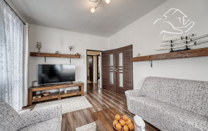 RealityDS - PREDAJ Veľkorysého 5-izbového rodinného domu po kompletnej rekonštrukcii: Váš nový domov vo Vydranoch