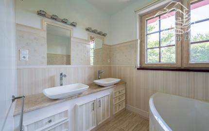 RealityDS - Nadštandardná nízkoenergetická vila v Šamoríne na PREDAJ: Moderná architektúra a špičkové technológie