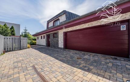 RealityDS - Nadštandardná nízkoenergetická vila v Šamoríne na PREDAJ: Moderná architektúra a špičkové technológie