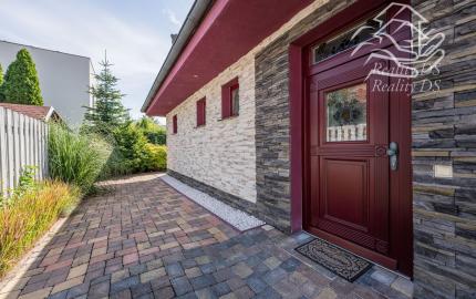 RealityDS - Nadštandardná nízkoenergetická vila v Šamoríne na PREDAJ: Moderná architektúra a špičkové technológie